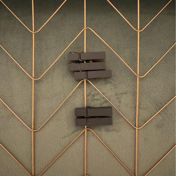 Square Bulletin Board, Wire Memo Board, Card Holder,  or Memento Organizer - Picture 4 of 4